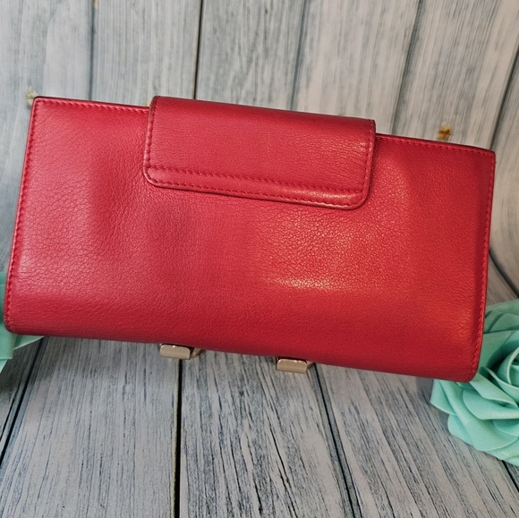 Salvatore Ferragamo Gancio Continental Leather Red Wallet GUC - Picture 4 of 15